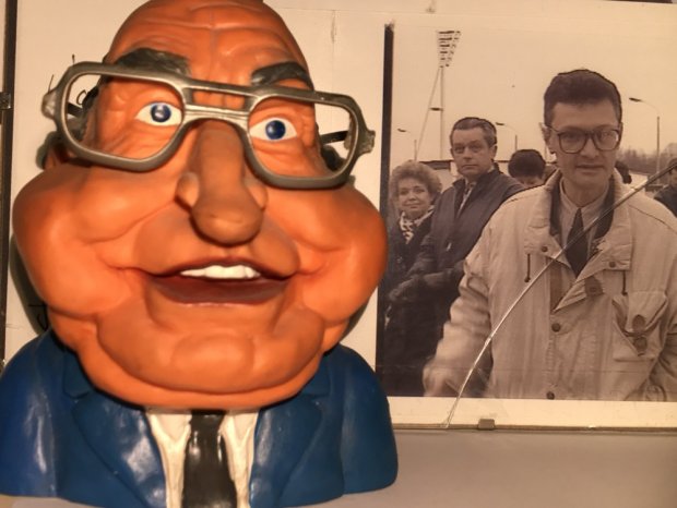 Helmut Kohl , caricaturé en « Birne » en « poire »