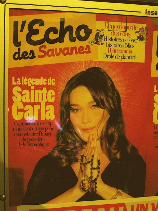 Mme Bruni-Sarkozy, sainte et reine, ou les rapports étroits de la flatterie et de la farce