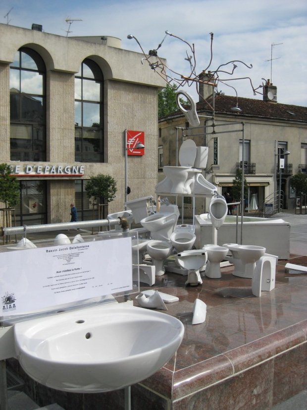 De l'urinoir de Duchamp au « Bassin Jacob Delafontaine » à Mont de Marsan : la barbarie en marche